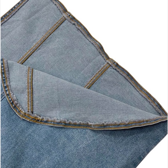 Mid Hip Slitted Denim Skirt - Picture 5 of 5